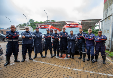 Santana de Parnaíba realiza entrega de kits de uniformes para profissionais do SAMU