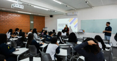 Alunos da rede de Santana de Parnaíba vivenciam um dia como universitários