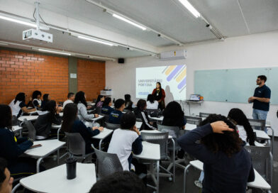 Alunos da rede de Santana de Parnaíba vivenciam um dia como universitários