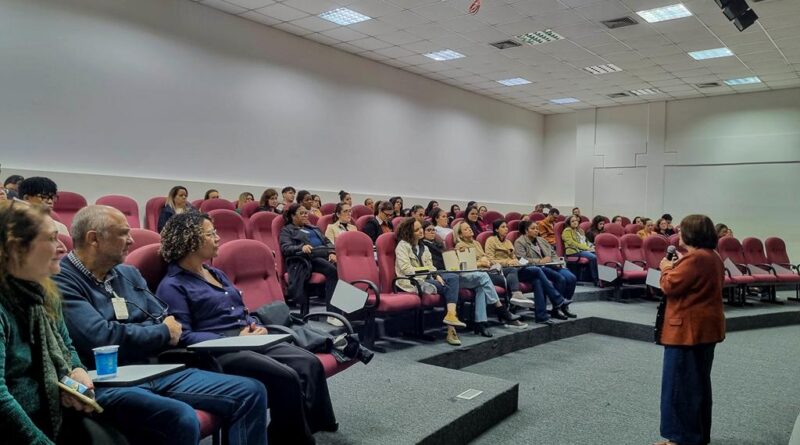 Palestra mobiliza profissionais da saúde para campanha Junho Vermelho em Barueri