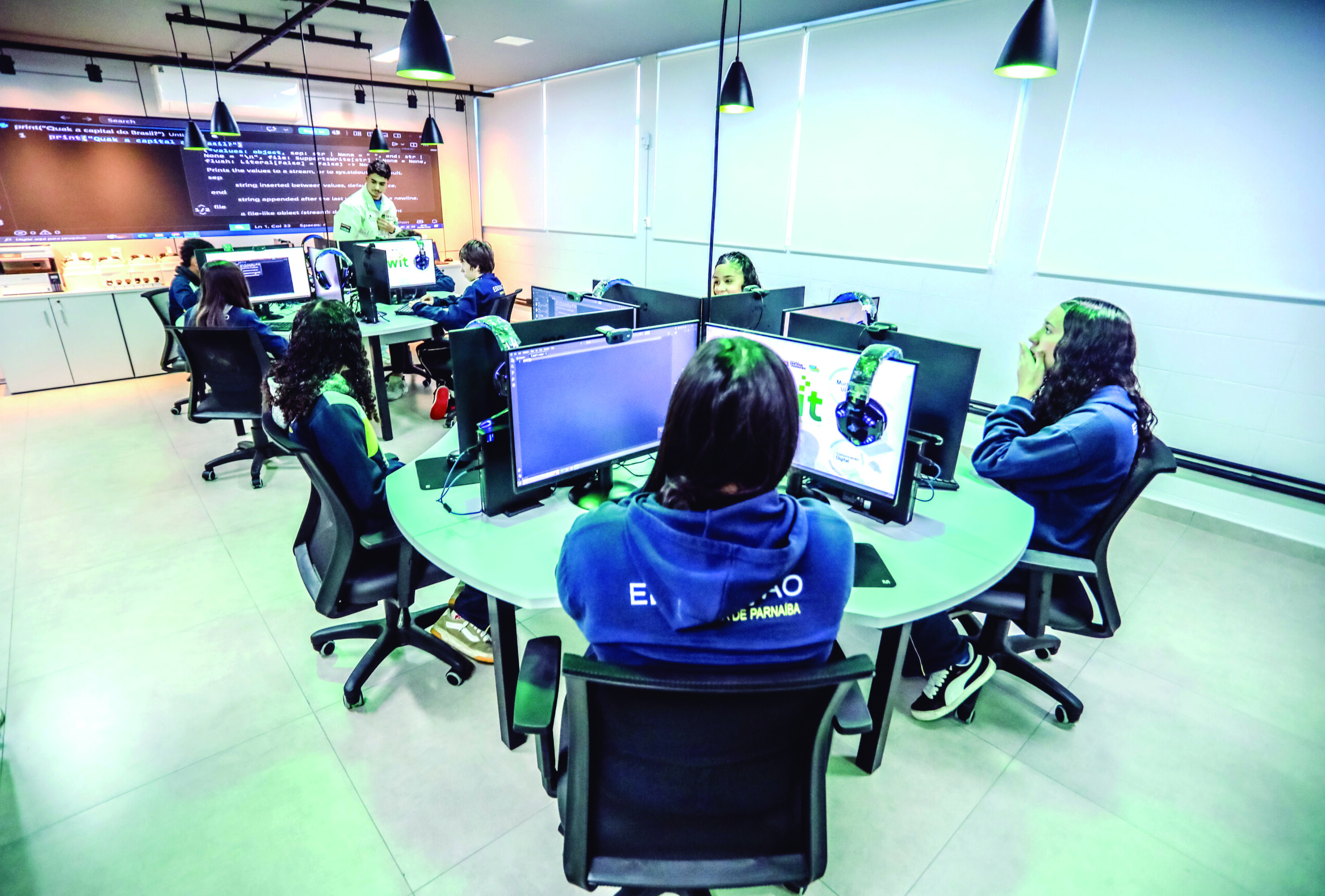 Sala Maker é inaugurada na Fábrica de Programadores e amplia oportunidades de inovação para estudantes
