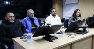 Representantes do Legislativo discutem soluções com a Sabesp em Osasco
