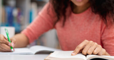 Faculdade Anhanguera abre inscrições para cursos de férias gratuitos e oferece 50 opções de capacitação online