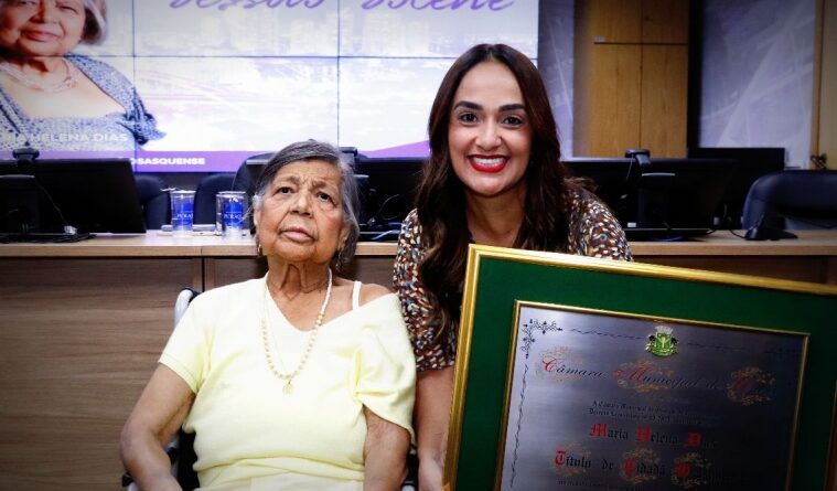 Dona Helena Dias recebe título de Cidadã Osasquense em noite de emoção e reconhecimento