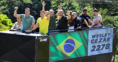 Wesley Cezar inicia campanha com grande carreata em Santana de Parnaíba