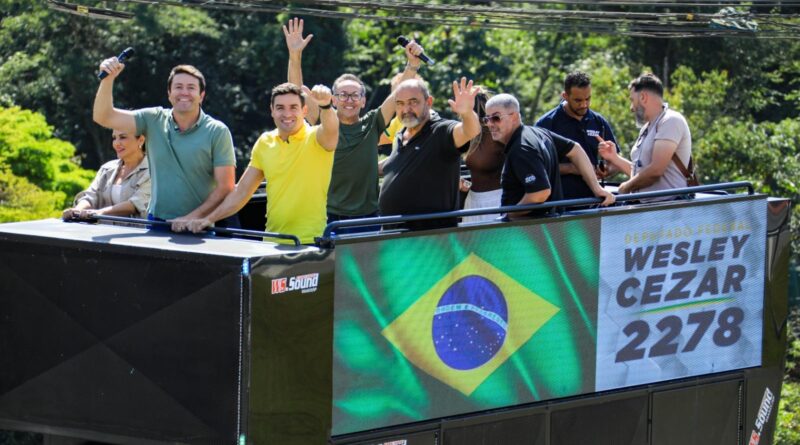 Wesley Cezar inicia campanha com grande carreata em Santana de Parnaíba