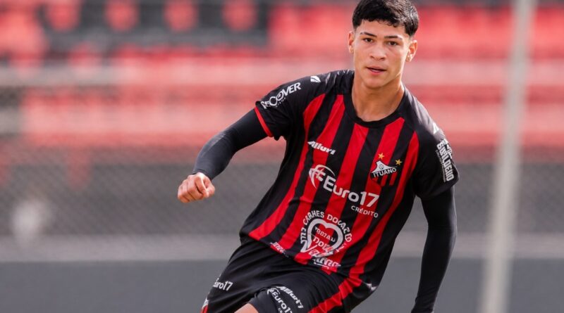 Dos primeiros chutes ao Ituano: Luís Miguel Paro constrói trajetória no futebol de base