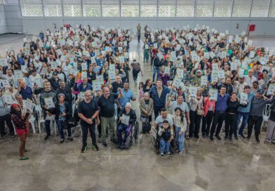 Regulariza Parnaíba entrega mais de 700 títulos de propriedade e ultrapassa 10 mil imóveis regularizados