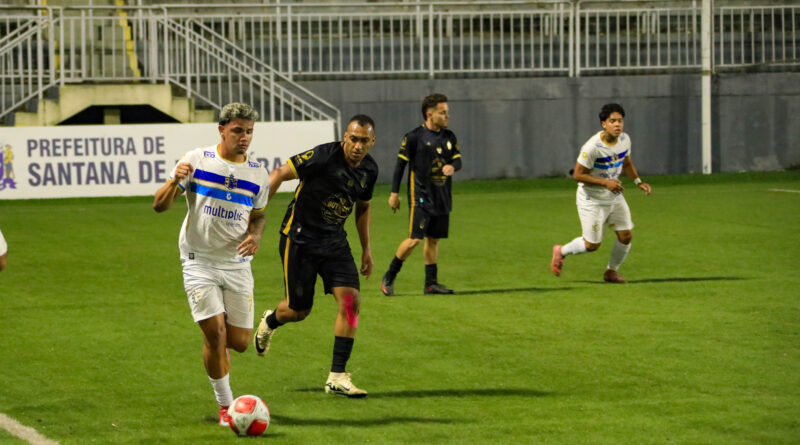 Final da 1ª divisão do futebol emociona público no Estádio Municipal de Santana de Parnaíba