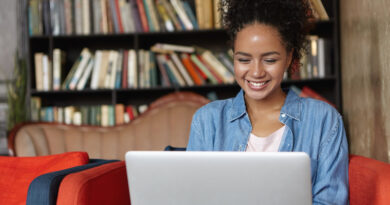 MOVER oferece 19 mil vagas para pessoas negras aprenderem até seis idiomas 