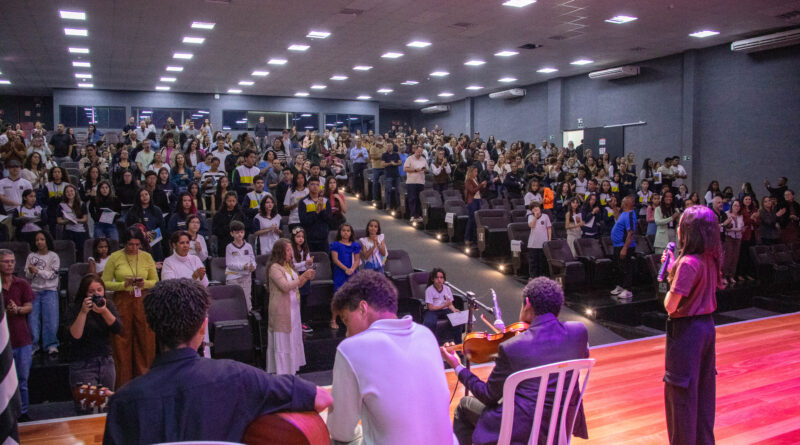 Santana de Parnaíba celebra a literatura e a diversidade com a 2ª Antologia Poética