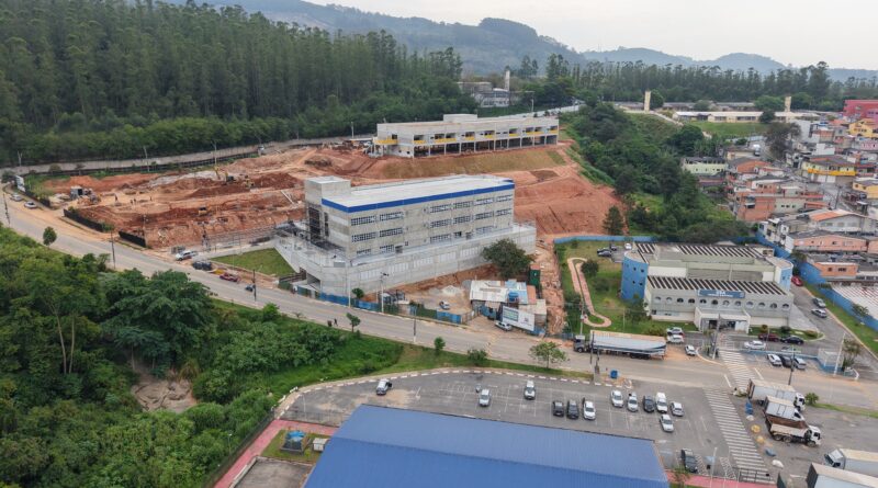 Construções e reformas em mais de 30 colégios ampliam a infraestrutura educacional de Santana de Parnaíba