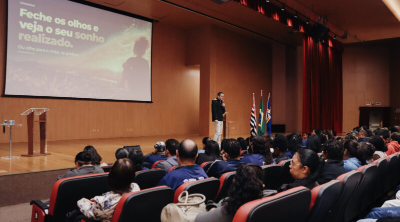 Projeto Crescer: 140 integrantes têm palestra sobre empreendedorismo no CAB em Santana de Parnaíba